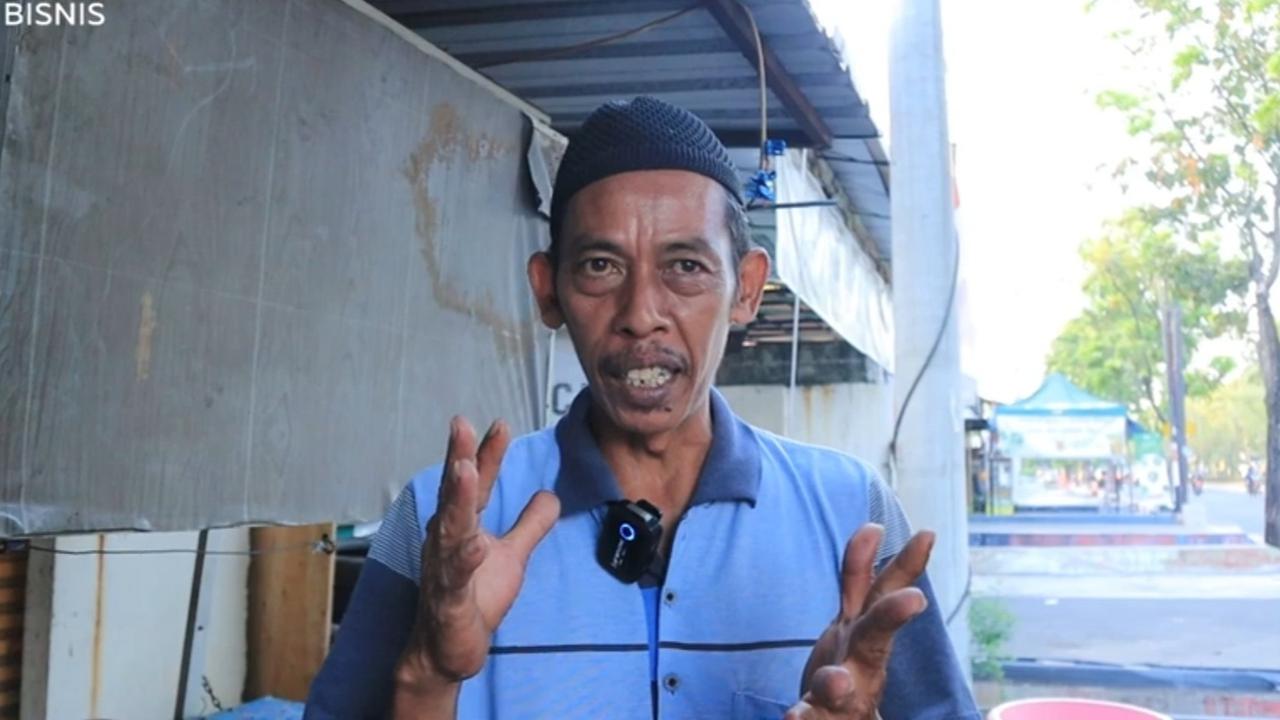 Kisah Tukang Bubur Berhasil Sekolahkan Anak dan Mampu Beli Rumah Pribadi