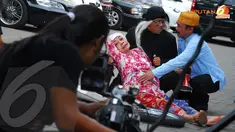 Dunia komedi Tanah Air kembali berduka. Setelah kepergian Olga Syahputra, kini komedian Betawi Nuri Sarinuri atau yang akrab disapa Mpok Nori meninggal dunia, Jakarta, Jumat (3/4/2015). (Liputan6.com/Faisal R Syam)