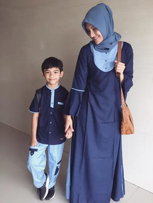 (Instagram/zeezeeshahab)