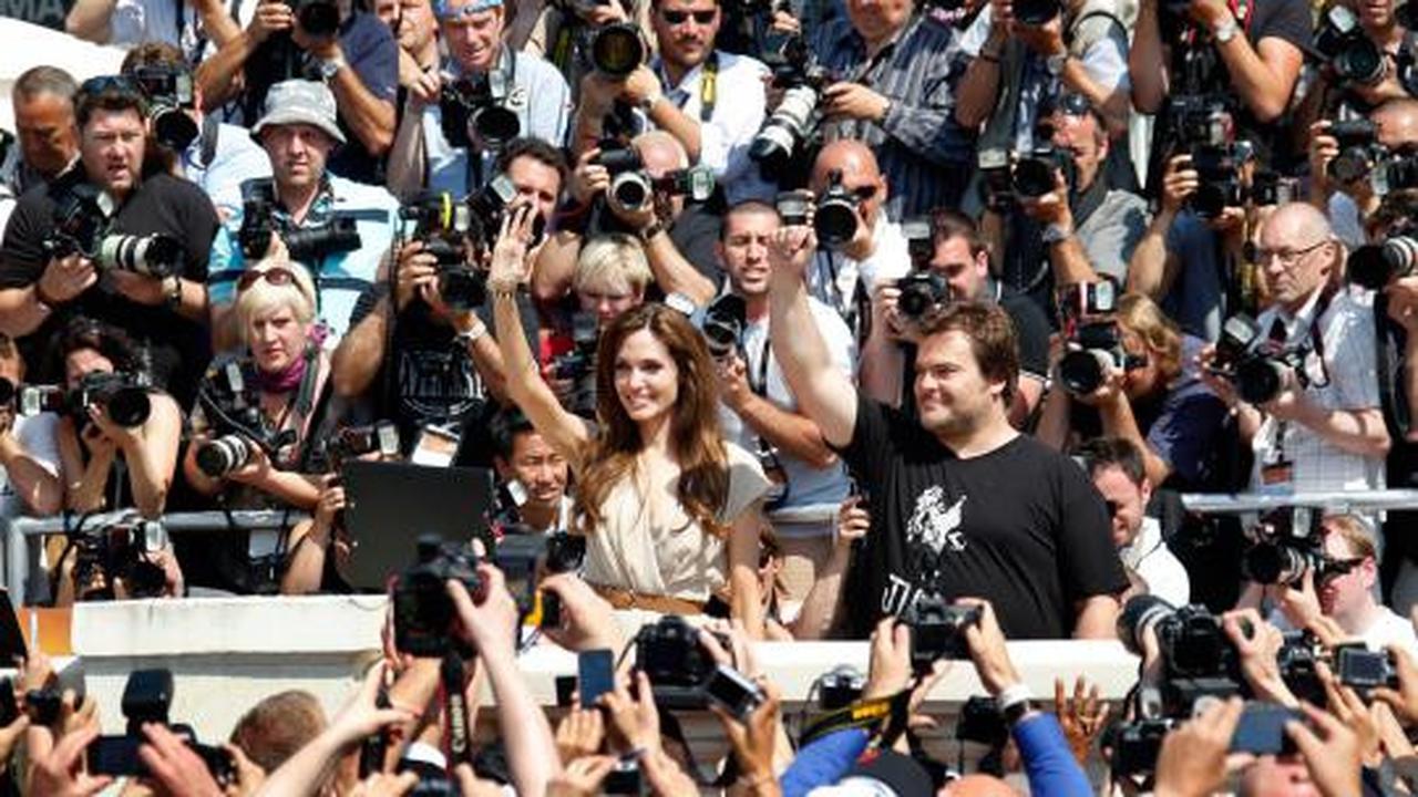 Aksi para paparazzi memburu gambar bintang ternama
