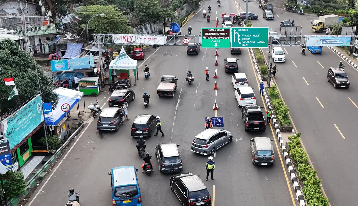 Libur panjang akhir pekan ini menjadi momen yang ditunggu-tunggu berwisata bersama keluarga, terutama bagi para pelajar. (merdeka.com/Arie Basuki)