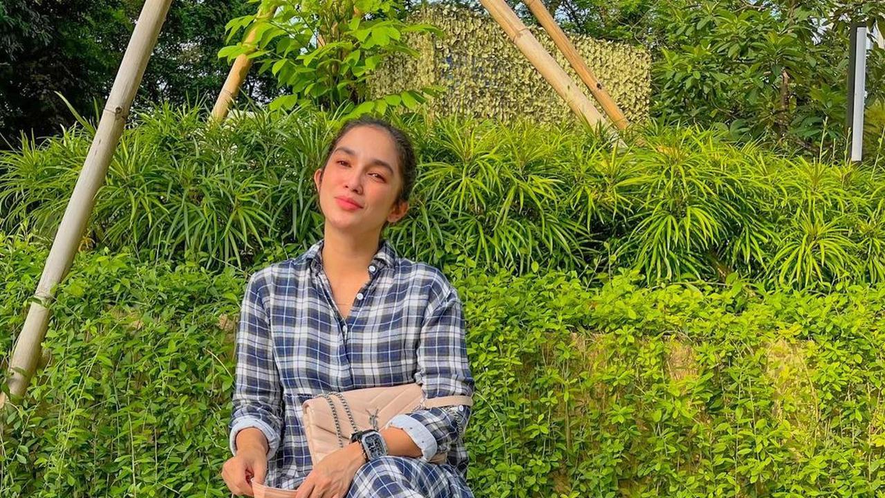 [Fimela] Ussy Sulistiawaty