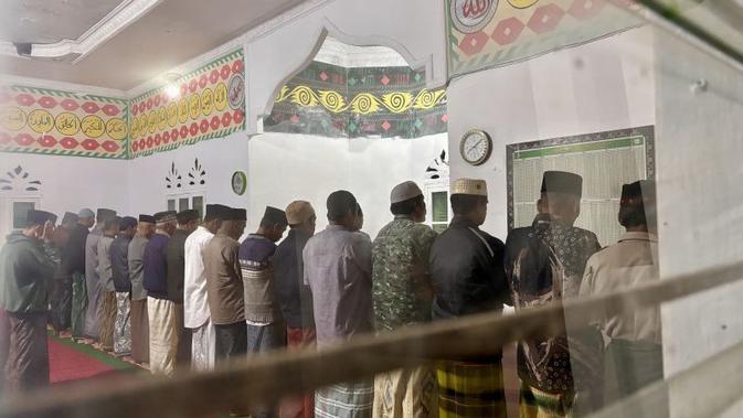 Cerita Penyintas Banjir Aceh Salat Tarawih Perdana di Antara Gelondongan Kayu dan Longsor