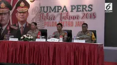 Polisi menetapkan tiga tersangka dalam dugaan mafia pengaturan skor pertandingan sepak bola. Salah satunya adalah anggota Exco PSSI.