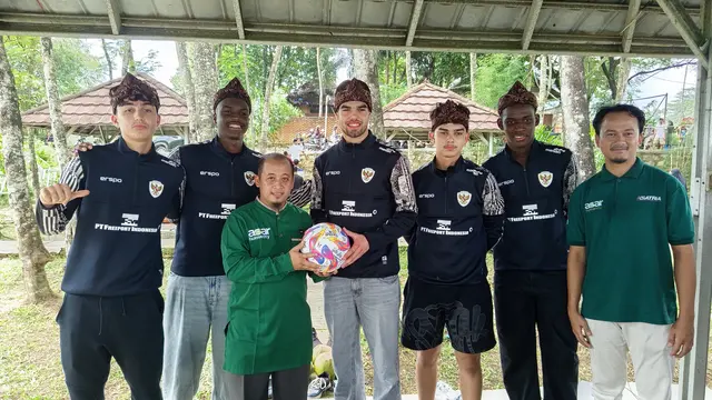 Jens Raven dan Timnas U-20 sambangi Pesantren di Bogor.