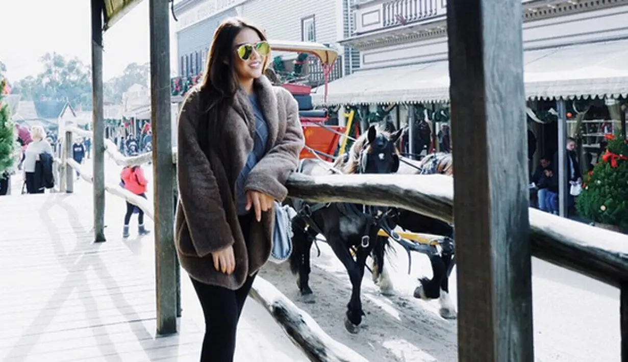 Usia yang sudah bertambah itu, Rabbani berharap kekasihnya itu bisa menjadi contoh bagi adik-adiknya. Mengingat sebagai anak sulung. Juga selalu menyayangi orang tua dan adik-adiknya. Meningkatkan ibadah dan lebih bijaksana. (Instagram/aurelie.hermansyah)