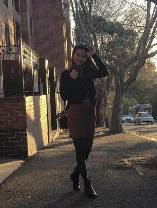 Setelah melalui proses persalinan yang berat itu, Rita Emza mengatakan bahwa kini Acha Septriasa sudah berada di kondisi yang baik dan tentunya sangat bahagia atas kelahiran putri cantiknya itu. Selamat berbahagia, Acha! (Instagram/septriasaacha)