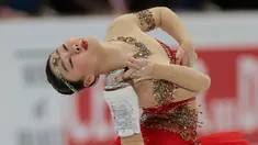 Higuchi Wakaba asal Jepang saat menunjukkan aksinya di atas seluncur es dalam ISU World Figure Skating Championships 2017 di Helsinki, Finlandia, (31/3). (AP Photo / Ivan Sekretarev)