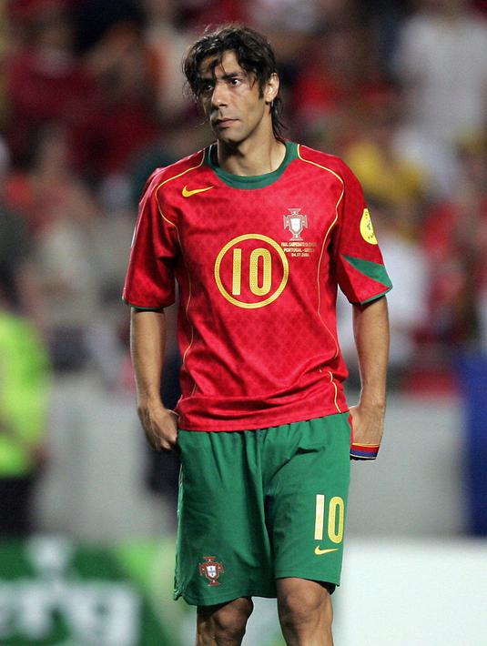 2. Rui Costa - Pemain Flamboyan yang diboyong AC Milan dari Fiorentina. Uang 30 juta euro menjadi harga tebusan yang harus dibayarkan AC Milan. (AFP/Aris Messinis)