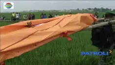 Seorang siswa SMK di Sumedang, Jawa Barat ditemukan tewas di ladang sawah dengan tubuh penuh luka lebam.