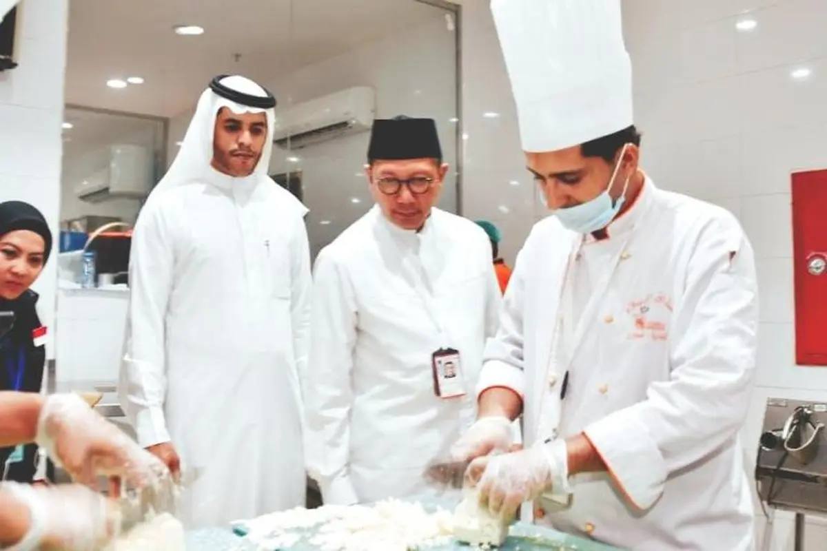 Menteri Agama Lukman Hakim Saifuddin memantau katering haji
