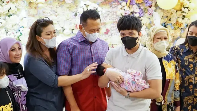 6 Momen Ketua MPR RI Kunjungi Ameena Anak Atta Halilintar dan Aurel Hermansyah