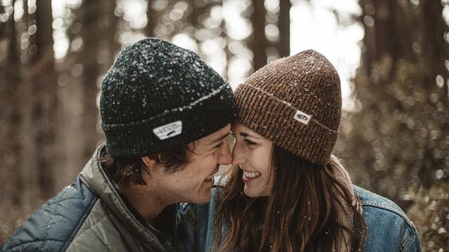 Ilustrasi pasangan romantis