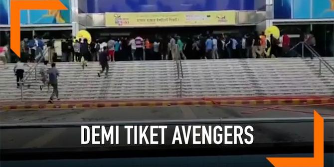 VIDEO: Penggemar Histeris Berebut Tiket Avengers Endgame