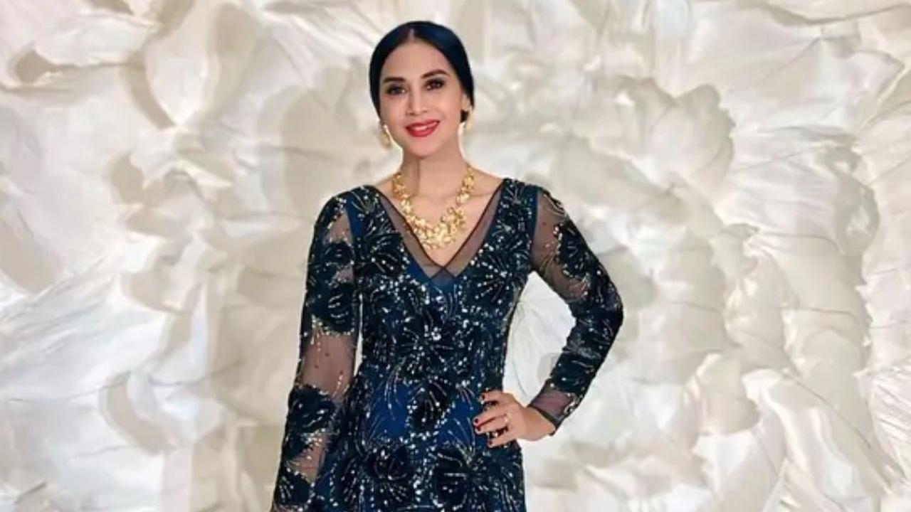 7 Inspirasi Outfit Kondangan ala Artis Lawas 90-an, Diah Permatasari hingga Bella Saphira Tampil Memikat