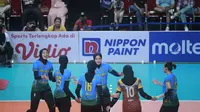 Tim putri TNI AU  mengalahkan Petrokimia Gresik Pupuk Indonesia, pada laga perdana putaran kedua final four Livoli Divisi Utama 2023 di GOR Joyoboyo, Kediri, Selasa (5/12/2023). (Bola.com/PBVSI)