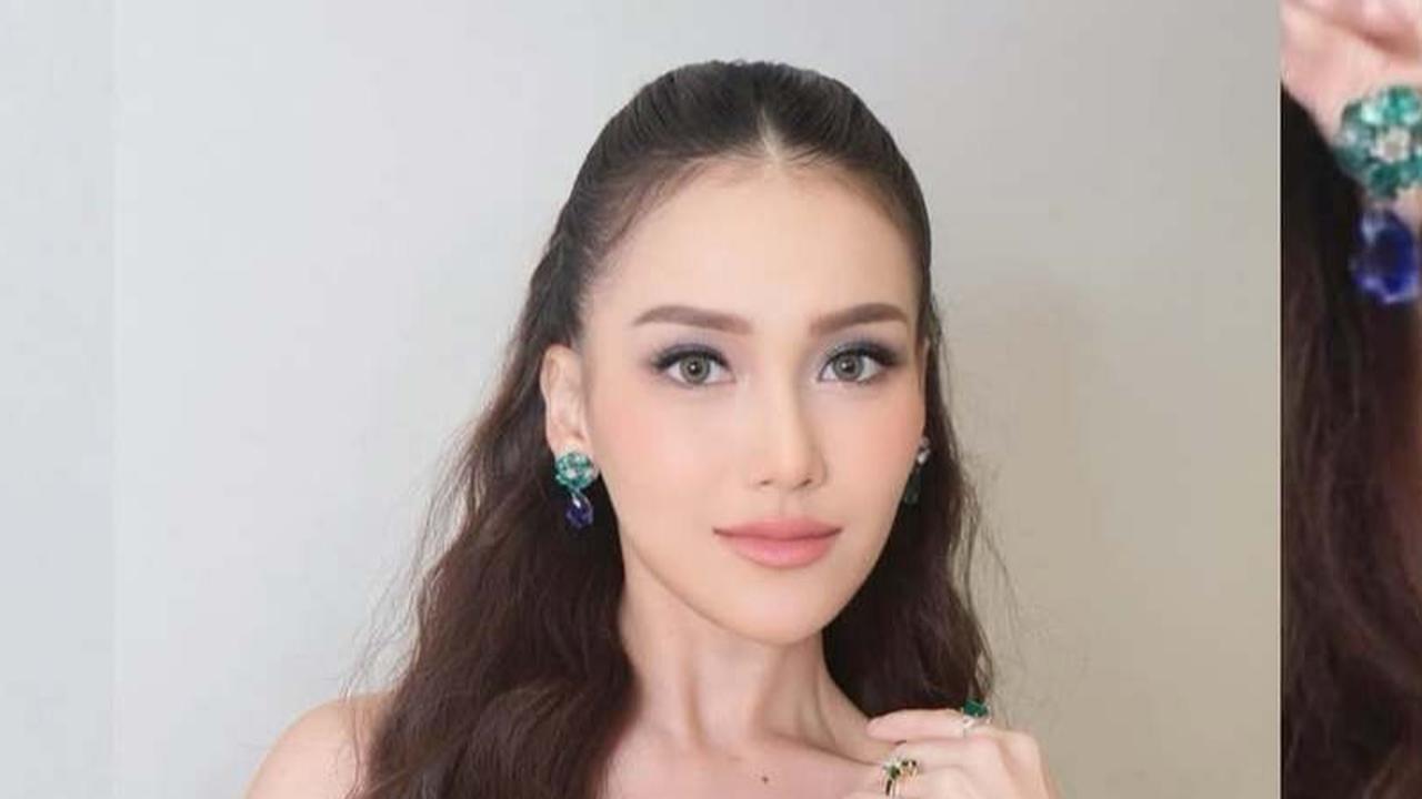Potret Ayu Ting Ting Buka Suara Soal Tudingan Hidup Disetir Orangtua, Tegaskan Tak Benar & Akui Nikmati Kehidupannya