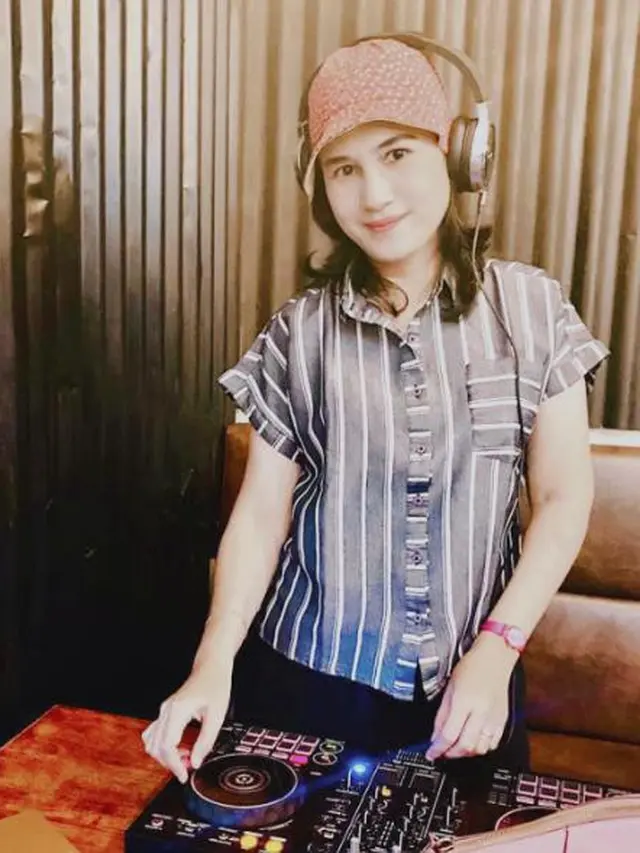 Dina Subono kini menekuni profesi sebagai DJ