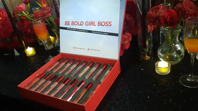 Intip Warna Lipstik Pilihan Aaliyah Massaid, dari Pink Sampai Warna Bold