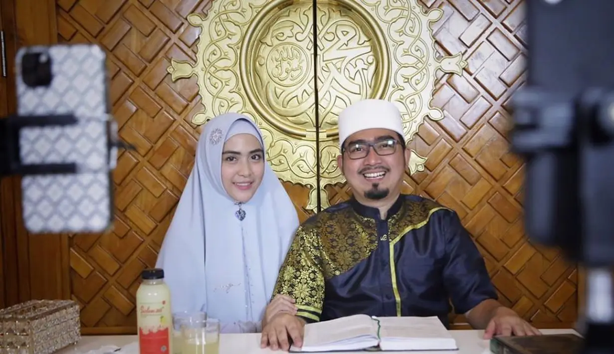 April Jasmine dan Ustaz Solmed (Instagram/apriljasmine85)