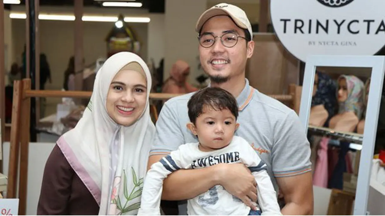 keluarga kecil nycta gina dan kinos