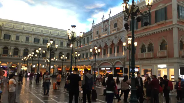 [Bintang] Lagu Sempurna Mengiri Perjalanan Gondola di Venetian Macau