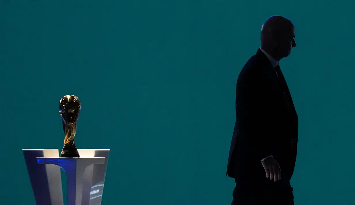 Presiden FA Palestina itu pun mengkritik cara pendekatan Gianni Infantino tersebut. Meski menilai Infantino punya hak untuk menciptakna momen tersebut, sang Presiden FIFA tak benar-benar memahami situasi yang terjadi. (AP Photo/The Canadian Press/Darryl Dyck)
