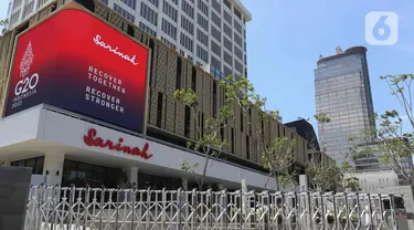 Suasana Gedung Sarinah pascarenovasi di Jakarta, Minggu (20/2/2022). Pusat perbelanjaan atau mal tertua di Indonesia itu akan dibuka untuk umum mulai 21 Maret 2022. (Liputan6.com/Herman Zakharia)