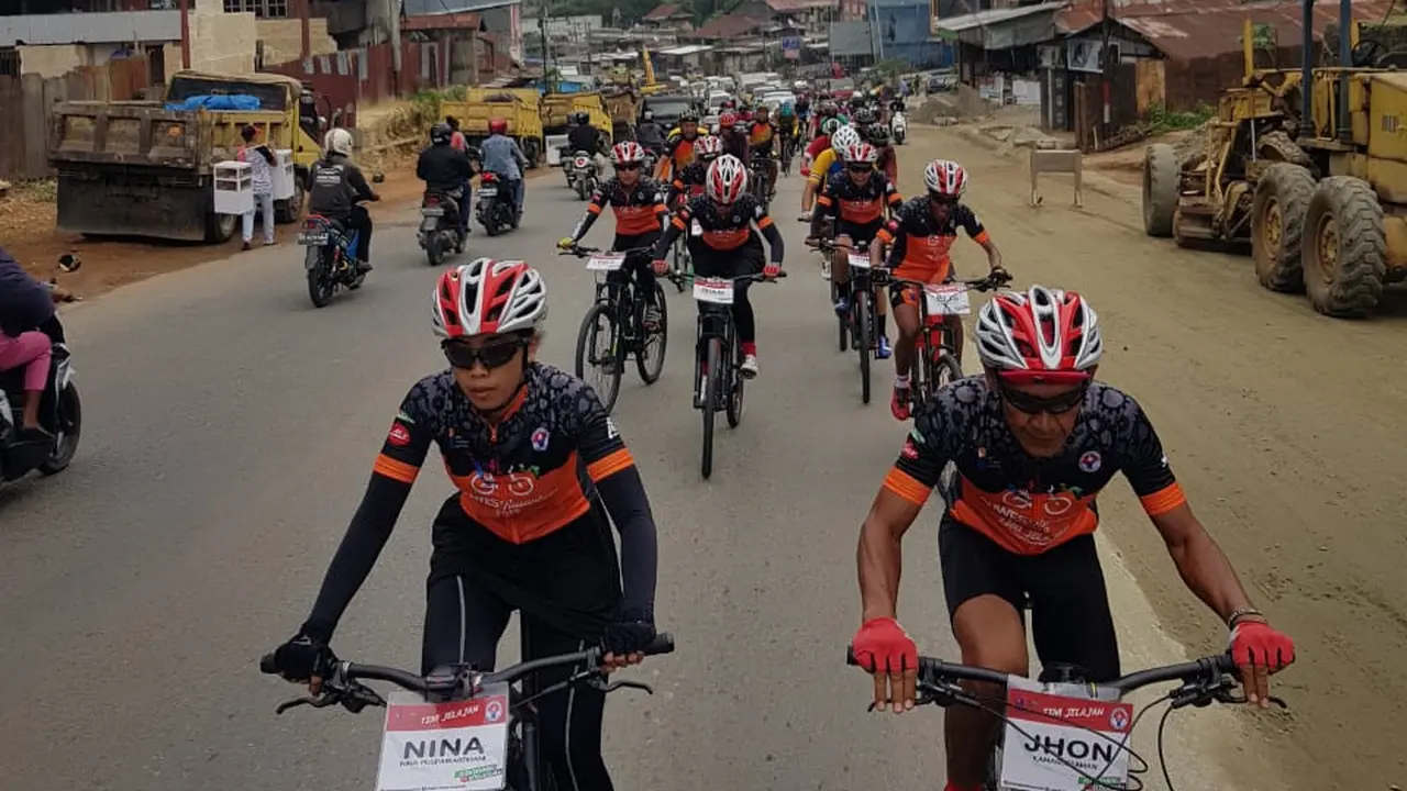 Tim Jelajah Gowes Nusantara