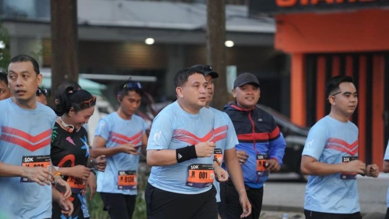 Wali Kota Makassar Lepas Ribuan Peserta Makassar Half Marathon 2026, Gaungkan Sport Tourism di Timur Indonesia