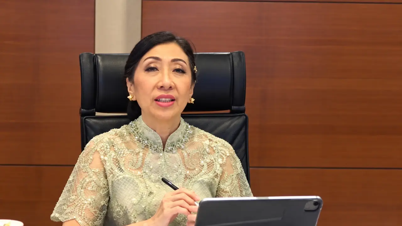 Direktur BCA Vera Lim dalam konferensi pers Kinerja BCA Kuartal III-2026, Selasa (27/10/2026). (Liputan6.com/Tira)