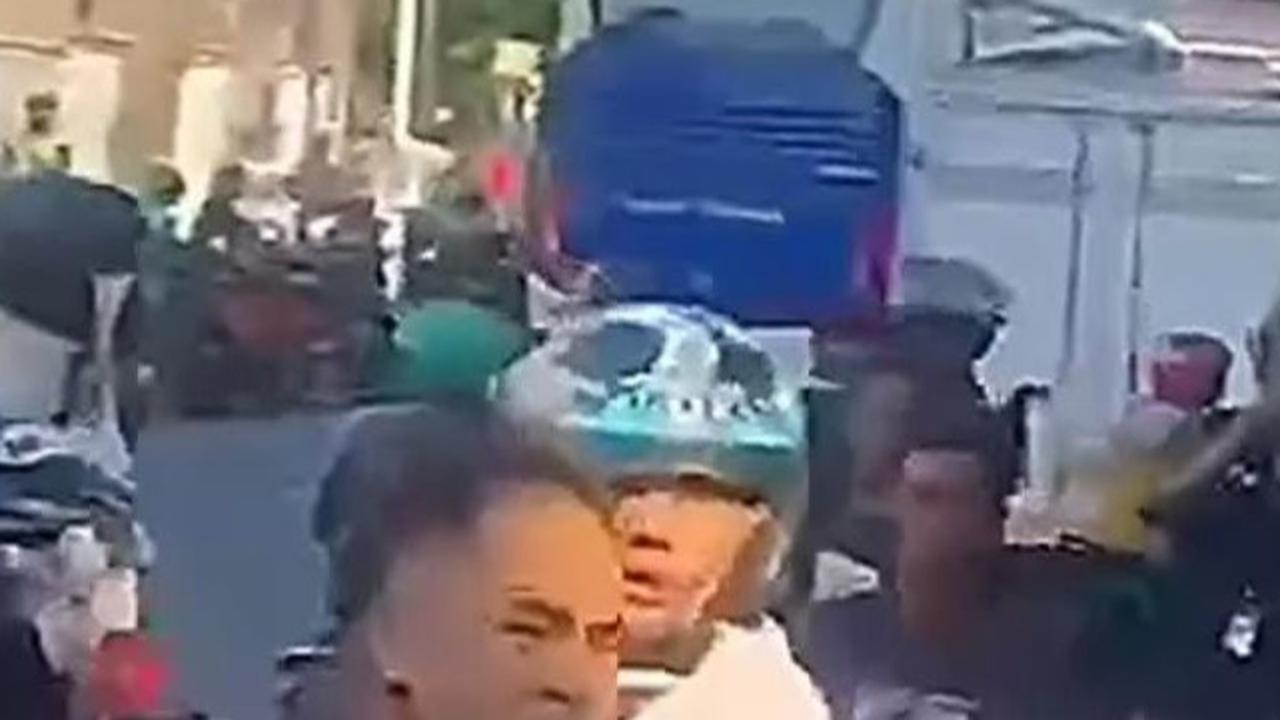 Video Detik-detik Saipul Jamil Ditangkap Polisi di Jalan Raya, Sempat Minta Tolong Anggota TNI