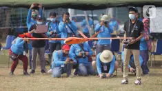 Peserta menerbangkan drone saat lomba drone KASAU CUP KASAU CUP 2020 di Lapangan Wisma Aldiron, Jakarta, Sabtu (12/9/2020). Lomba yang diselengarakan oleh TNI AU World Airsport Federation Federasi Aero Sport Indonesia memperebutkan piala Kasau Cup 2020 dengan lima kategori. (merdeka.com/Imam Buhori)