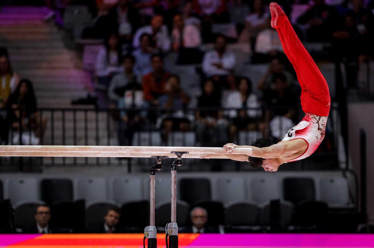 FOTO: Aksi Daiki Hashimoto Cetak Hattrick Emas di Kejuaraan Dunia Gimnastik Jakarta