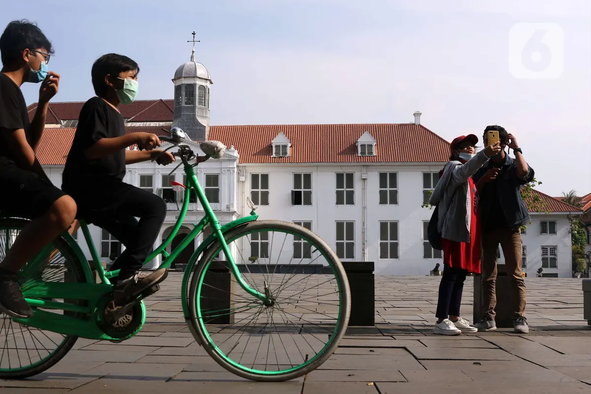 FOTO: Libur Panjang di Masa PSBB Transisi, Kawasan Kota Tua Mulai Dipenuhi Wisatawan