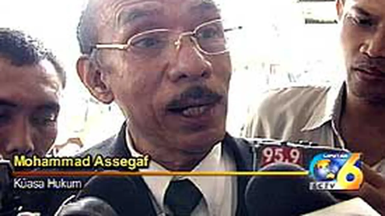 050405bMunir.jpg