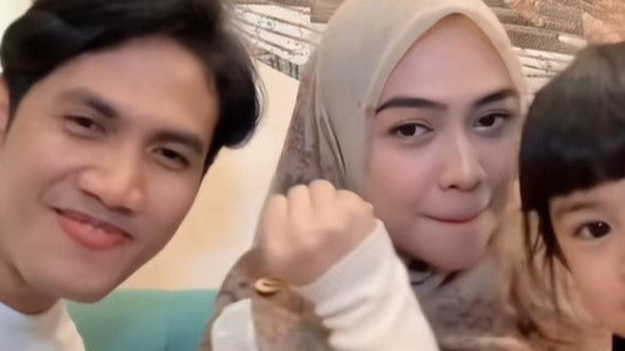 8 Potret Evan WMD yang Diduga Jadi Teman Spesial Ria Ricis, Pemain Saxophone di Band Pengiring Denny Caknan