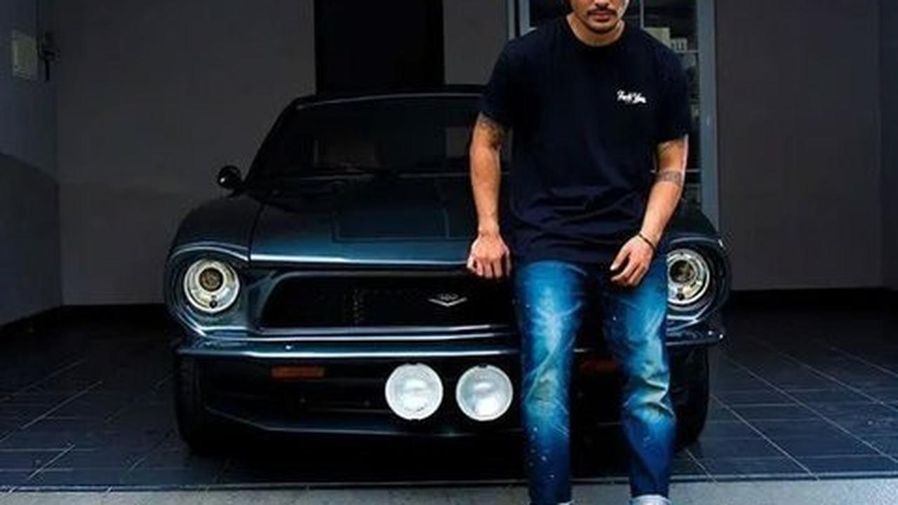 Nostalgia Otomotif! Deretan Artis yang Mengoleksi Mobil Klasik Keren