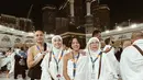 Melalui media sosial, Bunga Citra Lestari membagikan momen serunya saat merayakan pergantian tahun di Tanah Suci. [instagram/itsmebcl]