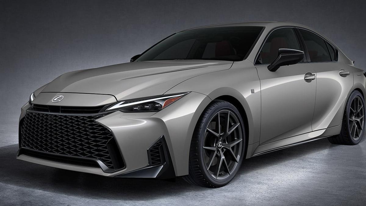 Lexus IS Facelift Punya Desain Lebih Agresif dan Fitur Canggih