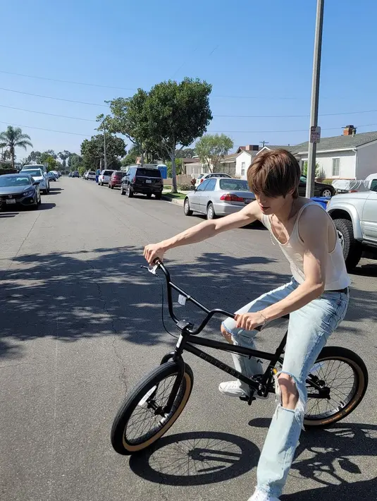 Jaehyun NCT di LA. (Foto: Instagram/ _jeongjaehyun)