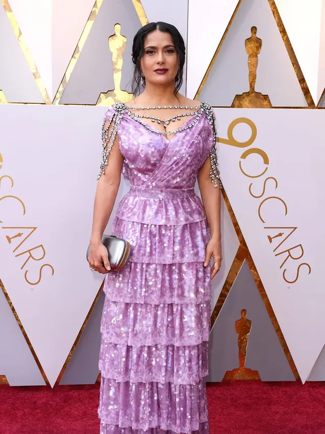 [Bintang] Oscar 2018 Red Carpet Moment: Stunning Dress dengan Warna yang Cerah