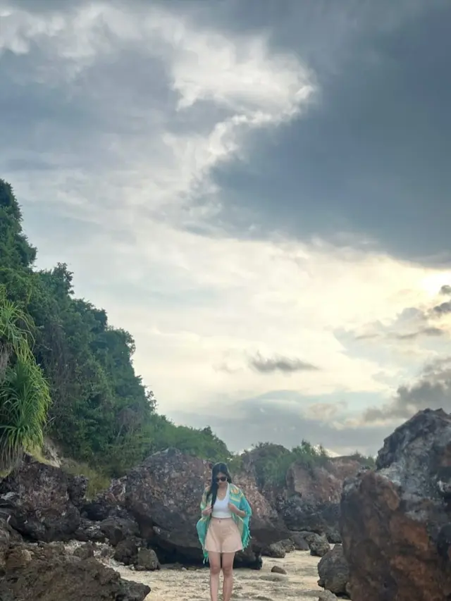 9 Potret Member JKT48 Liburan Sekaligus Syuting MV di Lombok
