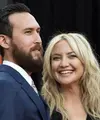 Kabar bahagia datang dari pasangan kekasih Kate Hudson dan Danny Fujikawa. Meresmikan hubungannya pada Mei 2017 lalu, kini keduanya mengatakan akan melanjutkan hubungannya kea rah yang lebih serius. (AFP/VALERIE MACON)