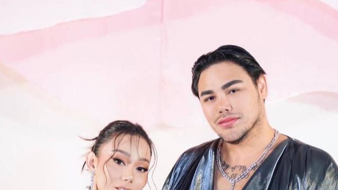 Bikin Ayu Ting Ting dan Kru Menangis, Ini Sederet Potret Ivan Gunawan Saat Pamit Dari "BROWNIS" Usai Ditegur KPI Karena Penampilannya