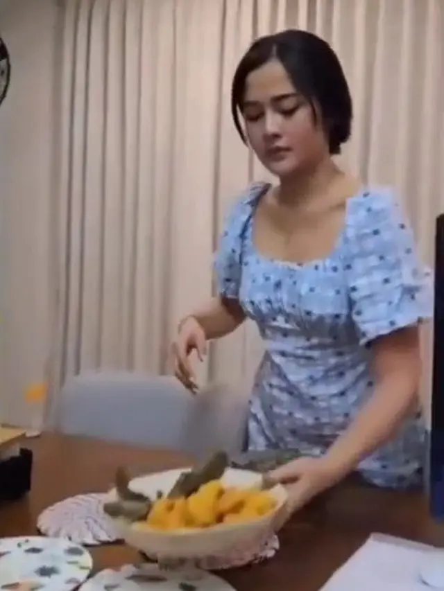 [Fimela] Bella Bonita memasak