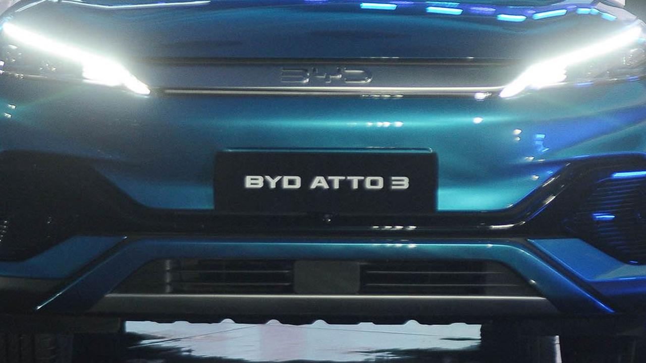 FOTO: Resmi Masuk RI, Raksasa Otomotif China BYD Langsung 'Ngegas' Luncurkan 3 Mobil Listrik