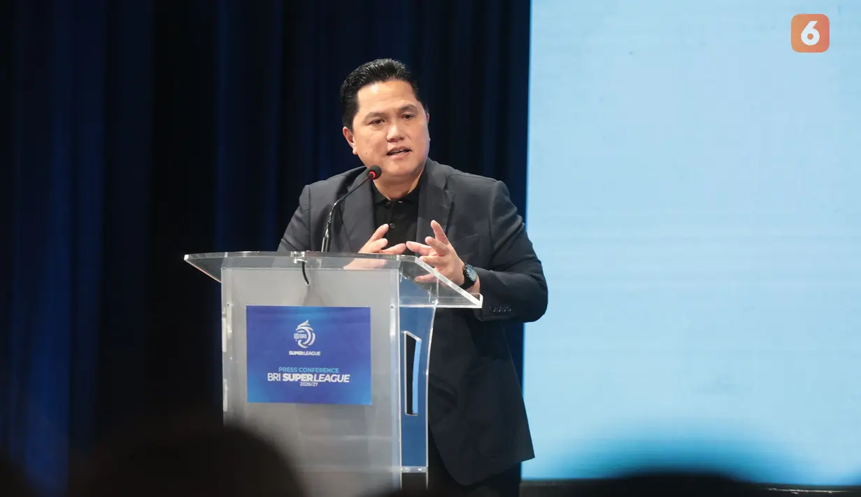 Ketua Umum PSSI Erick Thohir memberikan keterangan saat konferensi pers BRI Super League 2025/2026 di SCTV Tower, Jakarta, Selasa (1/9/2026). (KLY/Budy Santoso)