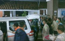 Polres dan Dinkes Depok Kirim Ambulans Jemput Korban Kecelakaan di Ciater Subang
