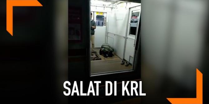 VIDEO: Viral, Penumpang Salat Subuh di Gerbong KRL